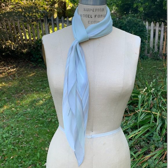 Liz Claiborne 100% Silk Scarf in Blue Tones - Picture 4 of 10